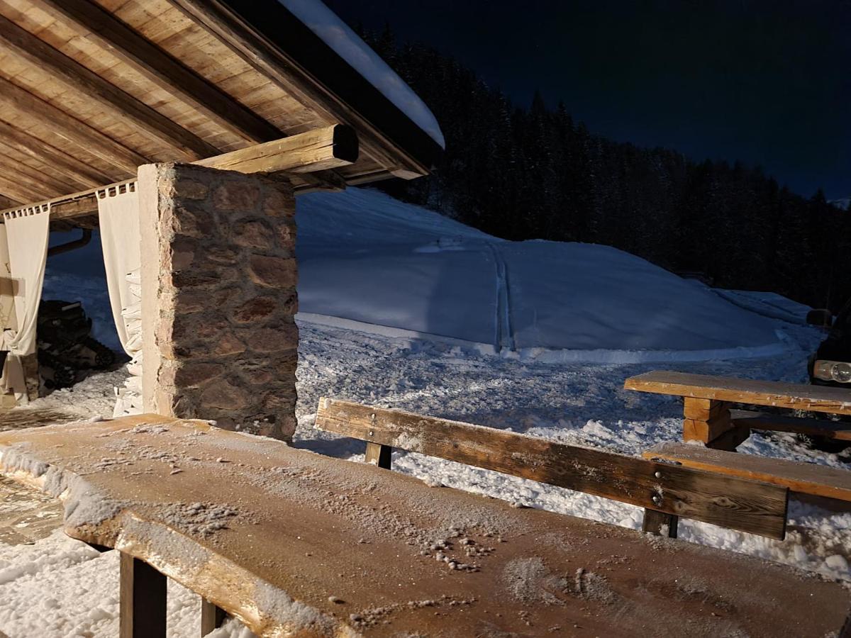 Chalet Chapeau Rar Castel Condino Bagian luar foto
