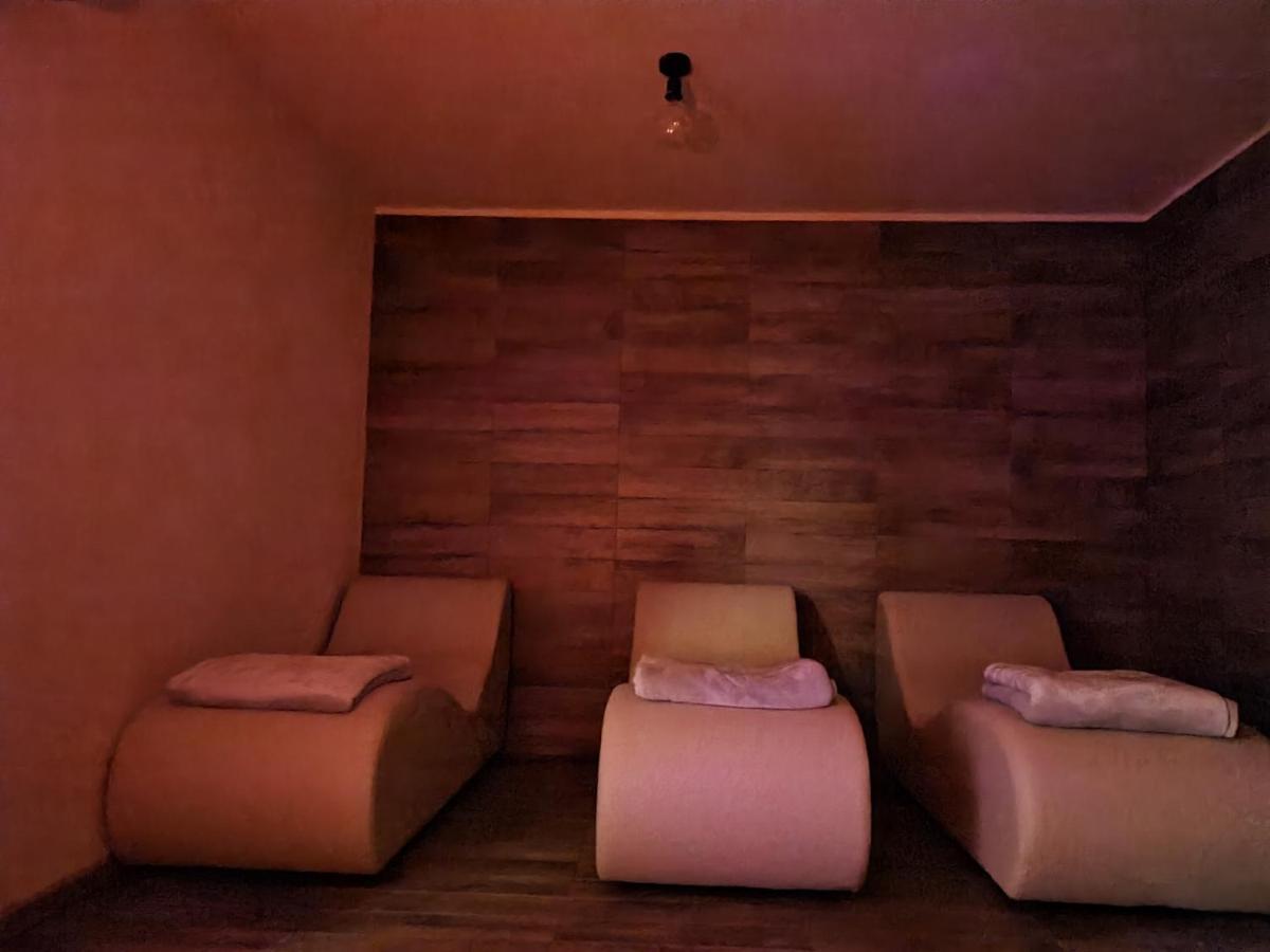 Chalet Chapeau Rar Castel Condino Bagian luar foto