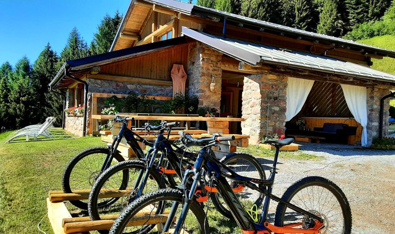 Chalet Chapeau Rar Castel Condino Bagian luar foto