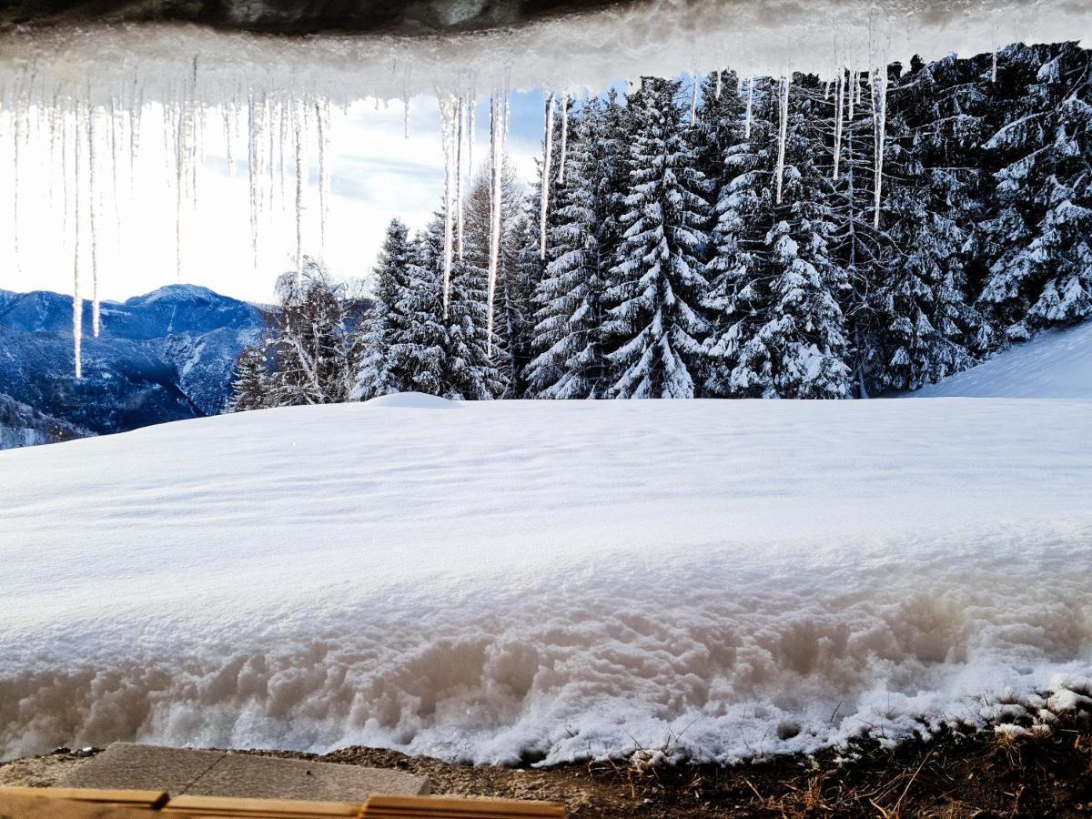 Chalet Chapeau Rar Castel Condino Bagian luar foto